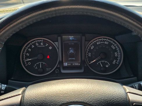 Used 2023 Toyota Tacoma TRD Off-Road w/ Technology Package AWD/4WD image 25