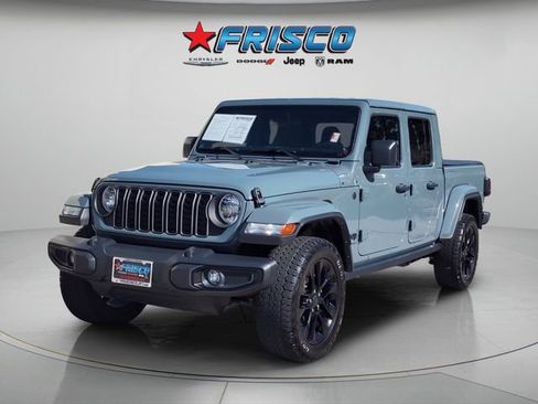 Used 2024 Jeep Gladiator Sport AWD/4WD image 4