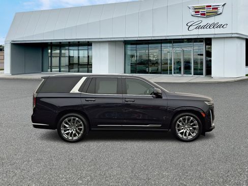 Certified 2022 Cadillac Escalade Premium Luxury Platinum w/ Heavy-Duty Trailer Package AWD/4WD image 6