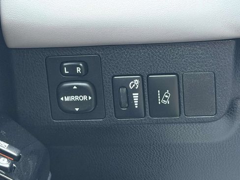 Used 2016 Toyota RAV4 Limited AWD/4WD image 36