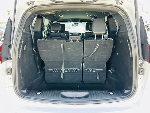 Used 2025 Chrysler Pacifica Select FWD image 28