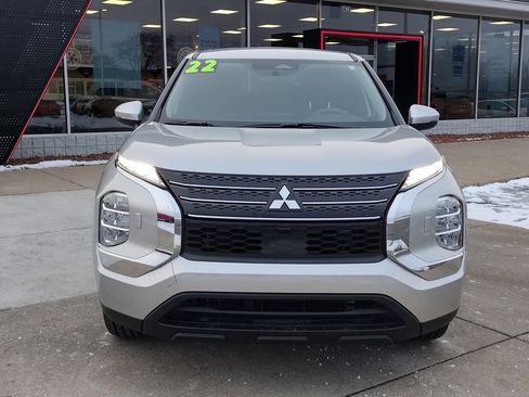 Used 2022 Mitsubishi Outlander ES image 11