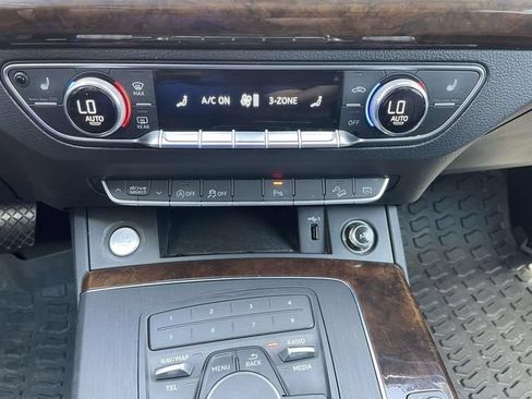 Used 2020 Audi Q5 2.0T Premium AWD/4WD image 29