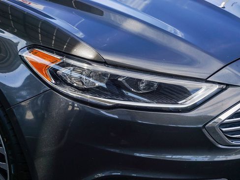 Used 2018 Ford Fusion SE w/ Fusion SE Technology Package image 11