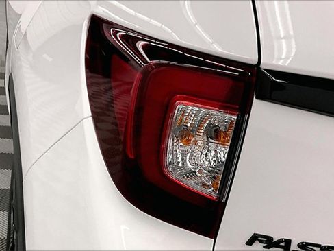 Used 2025 Honda Passport Black Edition image 31