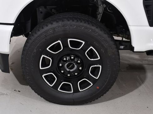 New 2026 Ford F350 Platinum w/ FX4 Off-Road Package AWD/4WD image 23