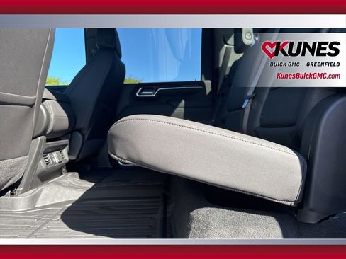 New 2025 GMC Sierra 3500 SLT image 40