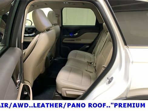 Used 2022 Lincoln Corsair AWD w/ Premium Package image 22