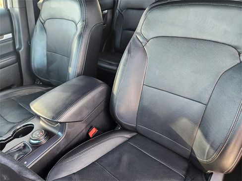 Used 2017 Ford Explorer Limited image 8