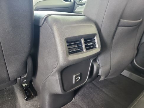 Used 2022 Chevrolet Equinox LS w/ LS Convenience Package AWD/4WD image 16