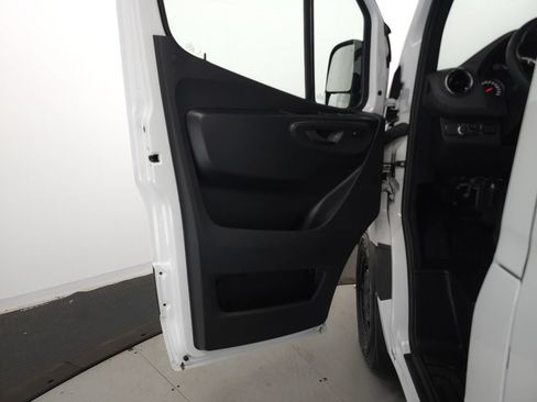 Used 2026 Mercedes-Benz Sprinter 2500 image 5