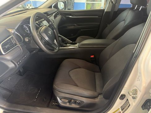 Used 2018 Toyota Camry LE FWD image 10