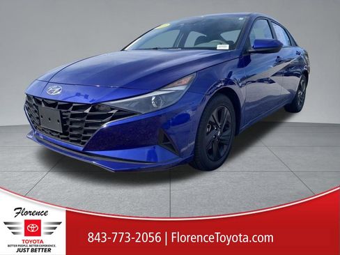 Used 2023 Hyundai Elantra SEL image 2