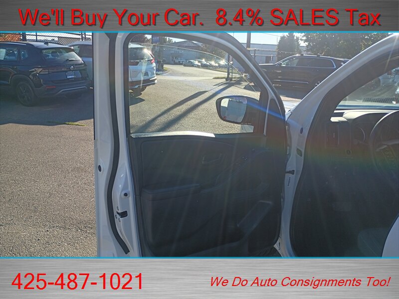 Used 2026 Nissan Frontier SV RWD image 9