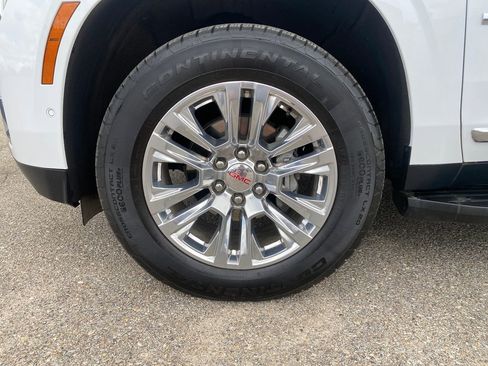 Used 2025 GMC Yukon XL Denali AWD/4WD image 28