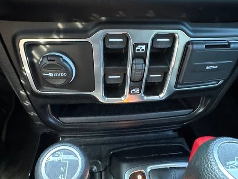 Used 2021 Jeep Gladiator Sport AWD/4WD image 20