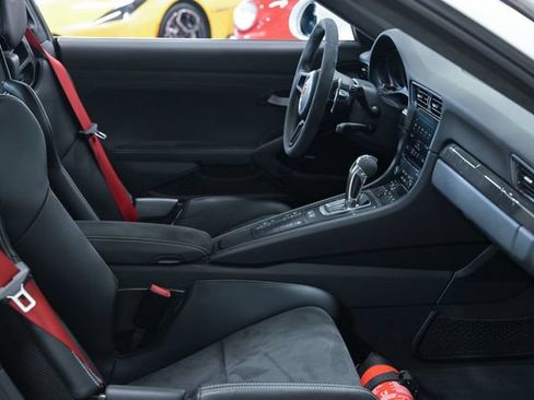Used 2019 Porsche 911 GT3 RS RWD image 44