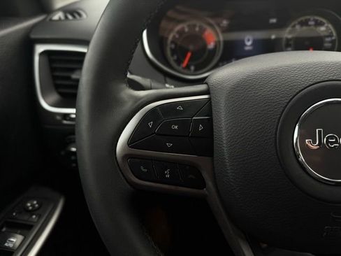 Certified 2021 Jeep Cherokee Latitude Lux w/ Comfort/Convenience Group image 28