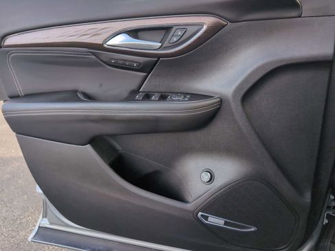 Used 2023 Buick Envision Avenir image 23