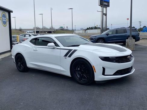 Used 2023 Chevrolet Camaro LT image 5