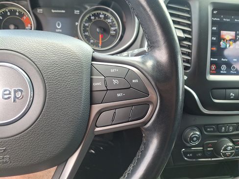 Used 2021 Jeep Cherokee Latitude Lux w/ Comfort/Convenience Group AWD/4WD image 21