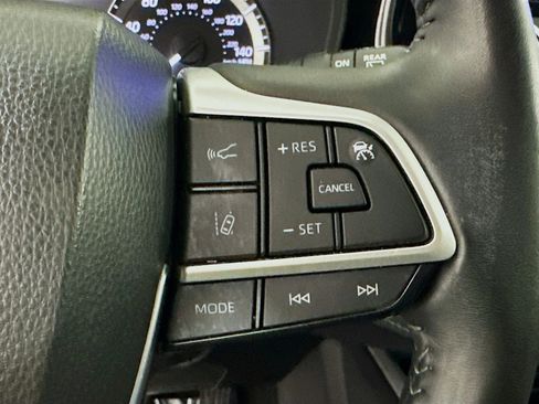 Used 2023 Toyota Highlander LE image 17