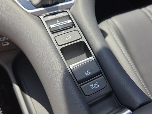 New 2026 Honda HR-V EX-L image 17