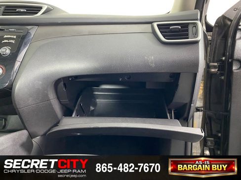 Used 2015 Nissan Rogue S image 30
