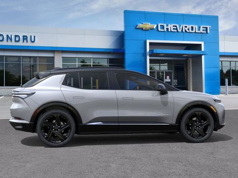 New 2026 Chevrolet Equinox EV RS image 29