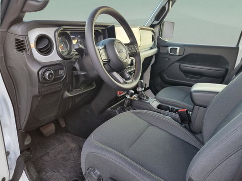 Used 2025 Jeep Wrangler Unlimited Sport AWD/4WD image 13