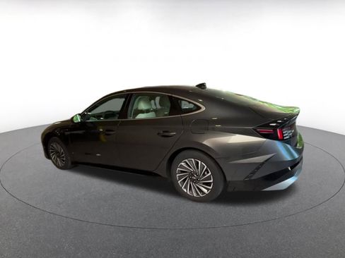 Used 2025 Hyundai Sonata SEL FWD image 10