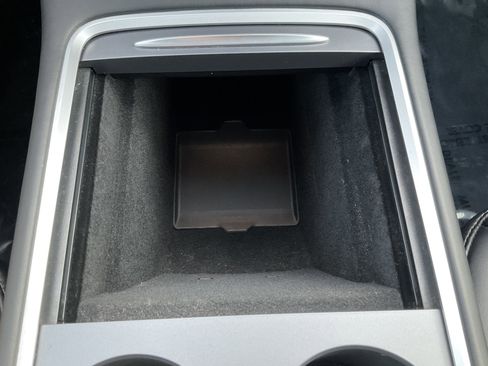 Used 2022 Tesla Model Y Performance image 21