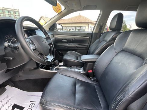 Used 2019 Mitsubishi Outlander SEL AWD/4WD image 24