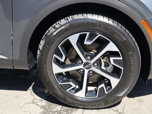 Used 2023 Kia Sportage EX AWD/4WD image 10