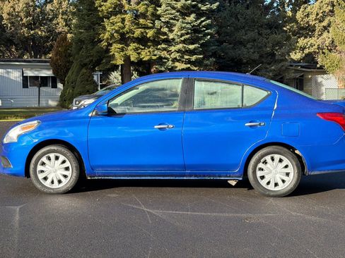 Used 2017 Nissan Versa SV image 8