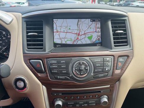 Used 2020 Nissan Pathfinder Platinum image 17