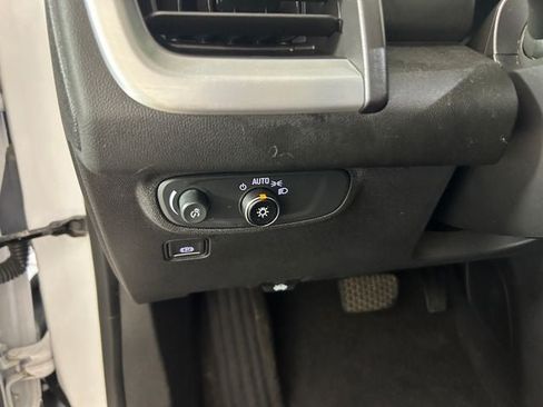 Used 2023 GMC Terrain SLE w/ Driver Convenience Package AWD/4WD image 19