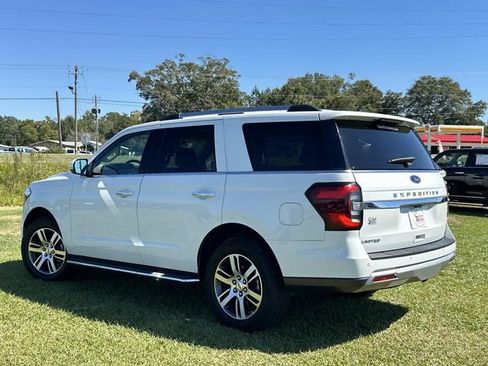 Used 2023 Ford Expedition Limited image 13