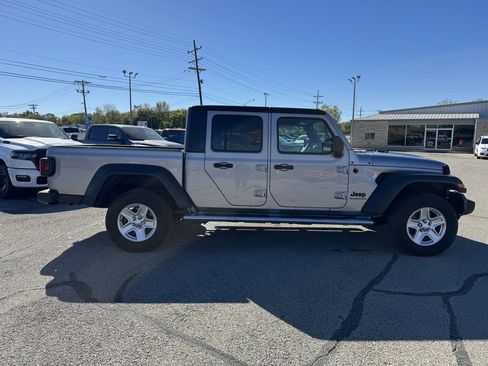 Used 2020 Jeep Gladiator Sport w/ Quick Order Package 24S image 7