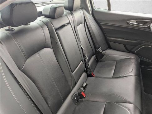 Used 2020 Alfa Romeo Giulia image 18