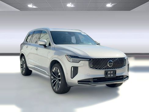 Certified 2025 Volvo XC90 B5 Plus image 7