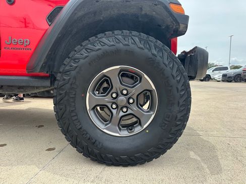 Used 2020 Jeep Gladiator Rubicon AWD/4WD image 2
