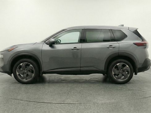 Used 2025 Nissan Rogue SV image 5