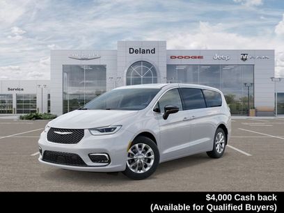 New 2026 Chrysler Pacifica Limited w/ Trailer Tow Group