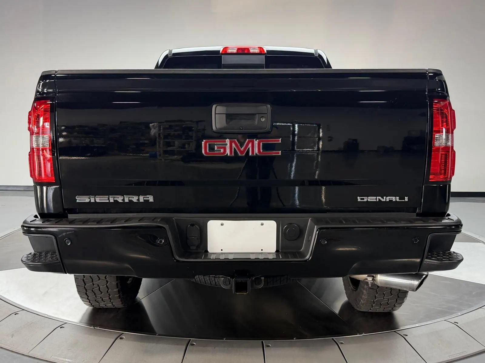 Used 2015 GMC Sierra 1500 Denali w/ Driver Alert Package AWD/4WD image 5