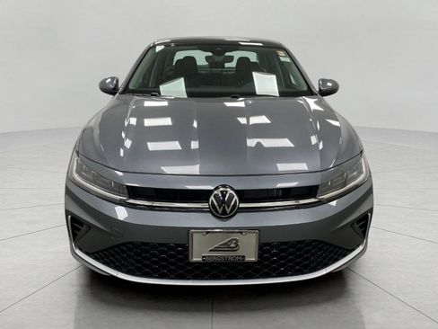New 2025 Volkswagen Jetta SE image 9