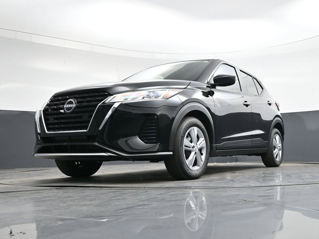 Certified 2025 Nissan Kicks Play S FWD image 41