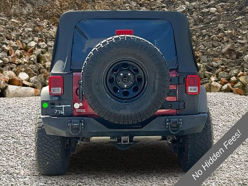 Used 2012 Jeep Wrangler Unlimited Rubicon w/ Connectivity Group AWD/4WD image 4