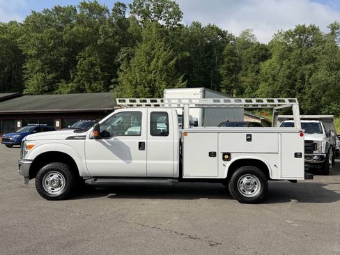 Used 2015 Ford F250 XL w/ Power Equipment Group AWD/4WD image 3