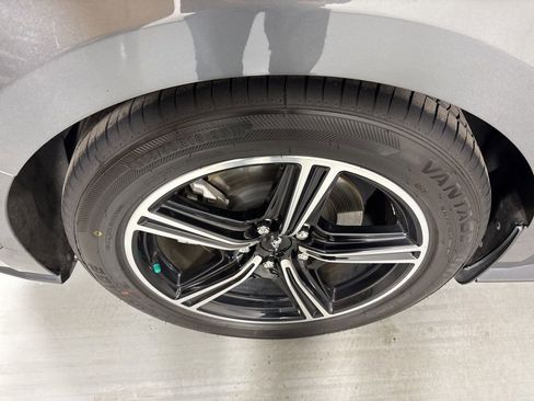 Used 2024 Ford Mustang Premium image 10